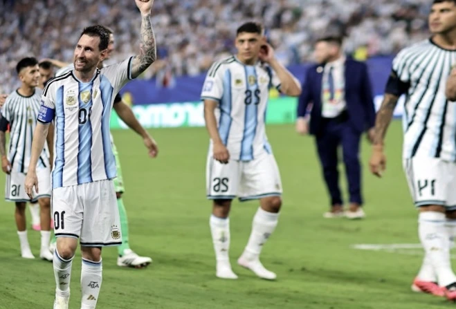 Cape Verde player challenging Argentina in World Cup